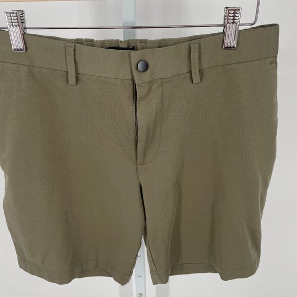 Banana Republic Mens Sz 32 Green City Luxe Core Temp Casual Travel Shorts Nylon - Picture 3 of 10